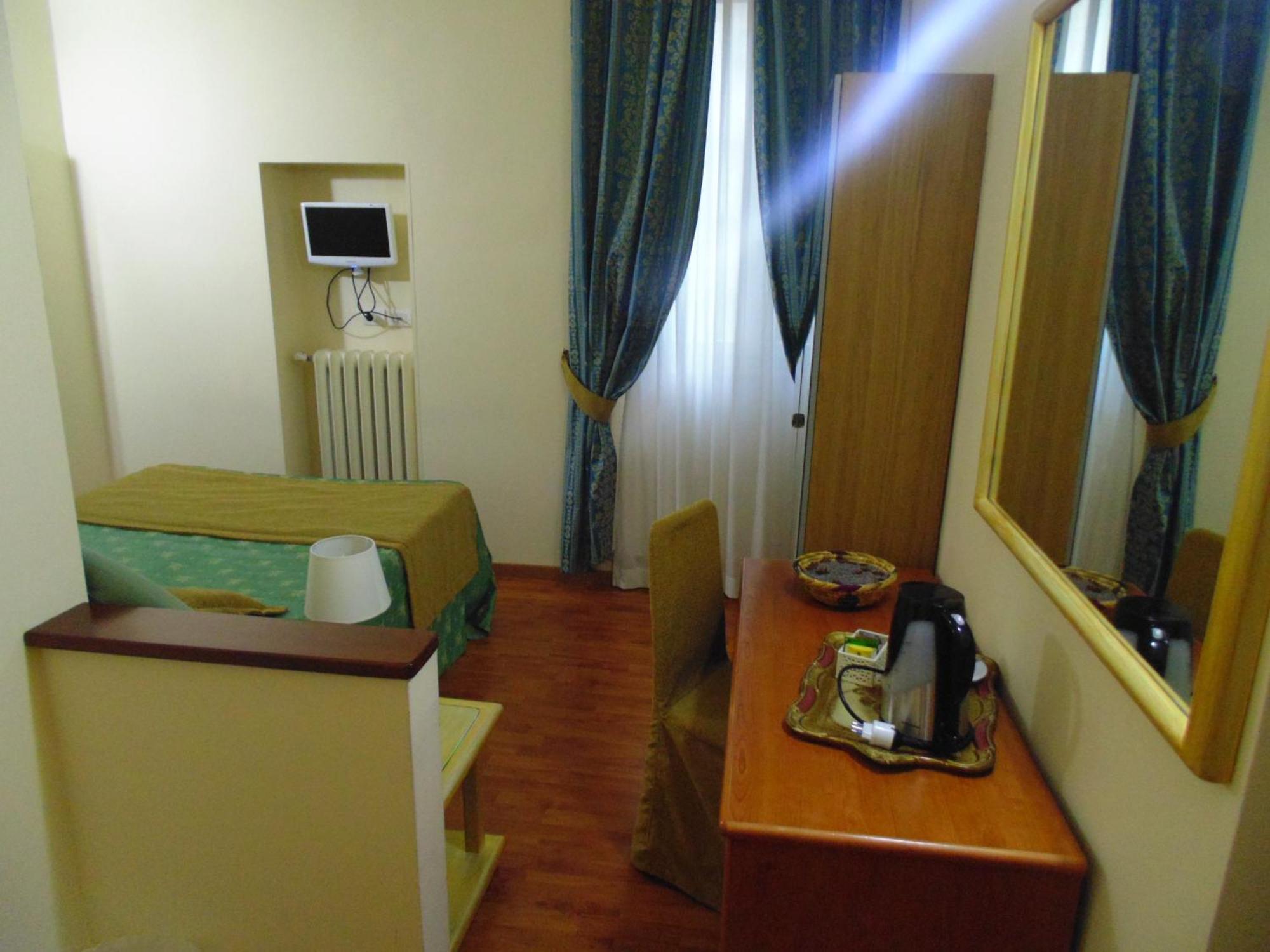 Relais Dante E Beatrice床和早餐佛罗伦萨